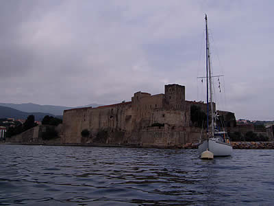 Walkaway at a buoy off the fort