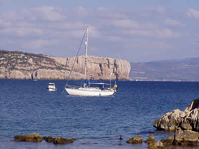 Walkaway at anchor Carbo del Bollo